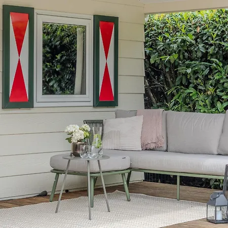 Chique Tiny Wellness Hottub & Sauna