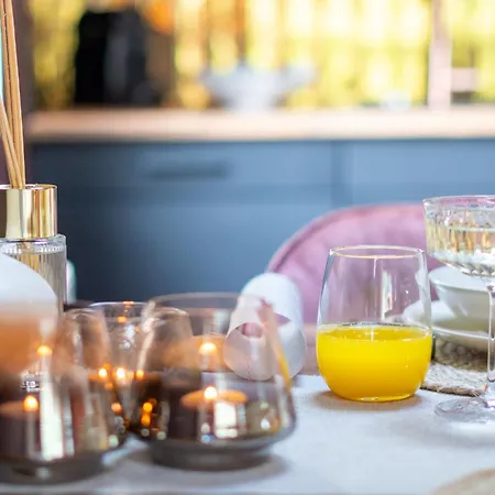 Chalet Chique Tiny Wellness Hottub & Sauna *