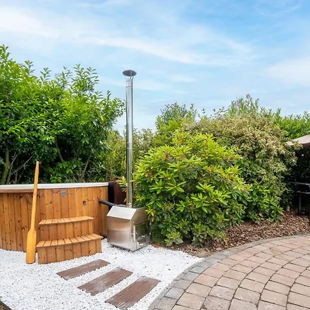 Chalet Chique Tiny Wellness Hottub & Sauna *