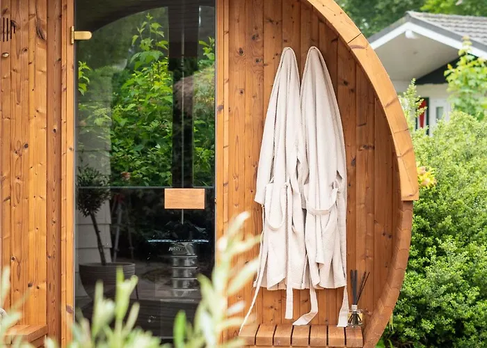 Chique Tiny Wellness Hottub & Sauna Voorthuizen