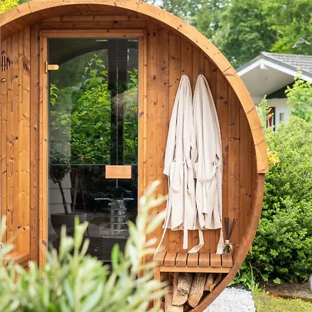 Chique Tiny Wellness Hottub & Sauna Voorthuizen
