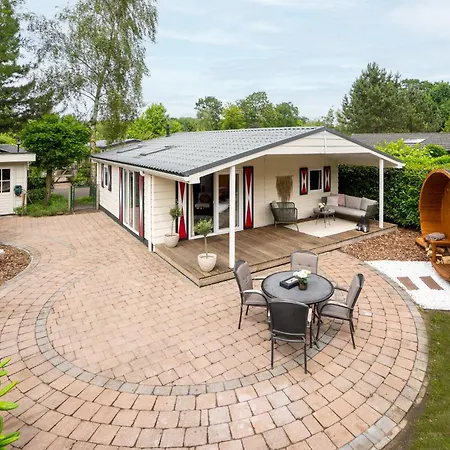 Chique Tiny Wellness Hottub & Sauna